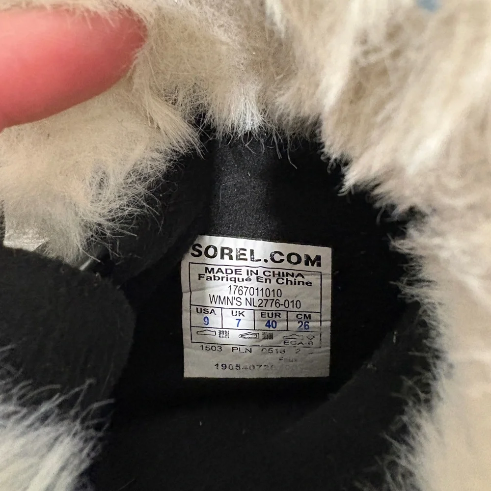 Sorel - Women’s Whitney Short Lace Up Boot - Size 9 - Picture 5 of 5